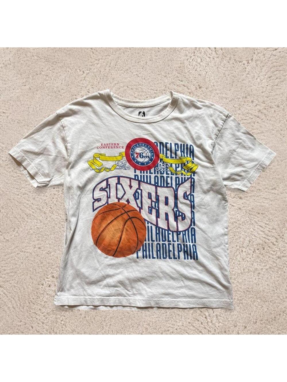 Fire Philadelphia 76ers retro graphic T-shirt.